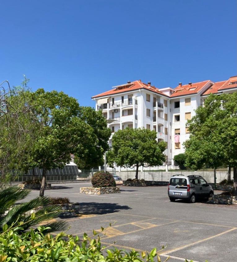 Aria Luce Mare San Bartolomeo Al Mare Exterior foto